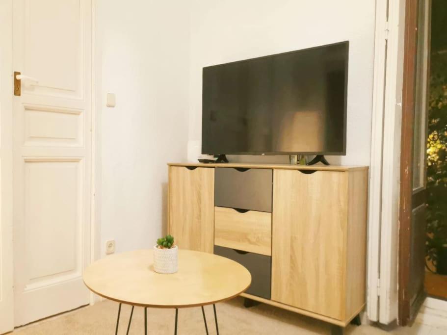 Alojamiento En Centro De Madrid Apartment ภายนอก รูปภาพ