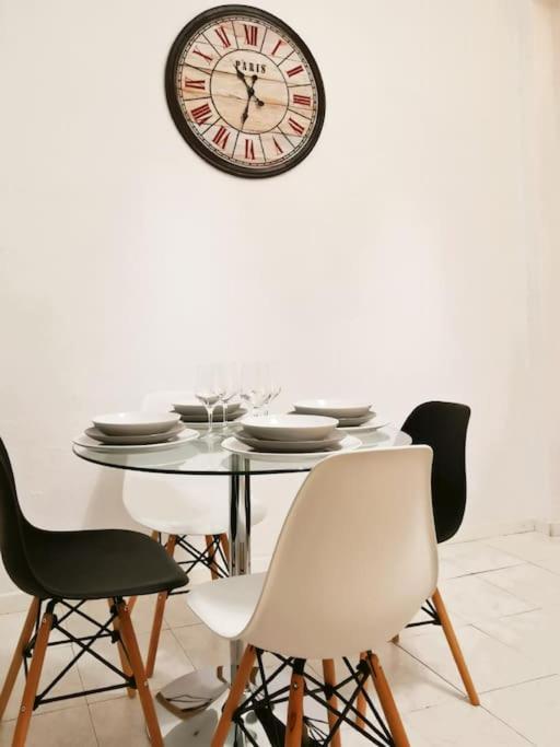 Alojamiento En Centro De Madrid Apartment ภายนอก รูปภาพ